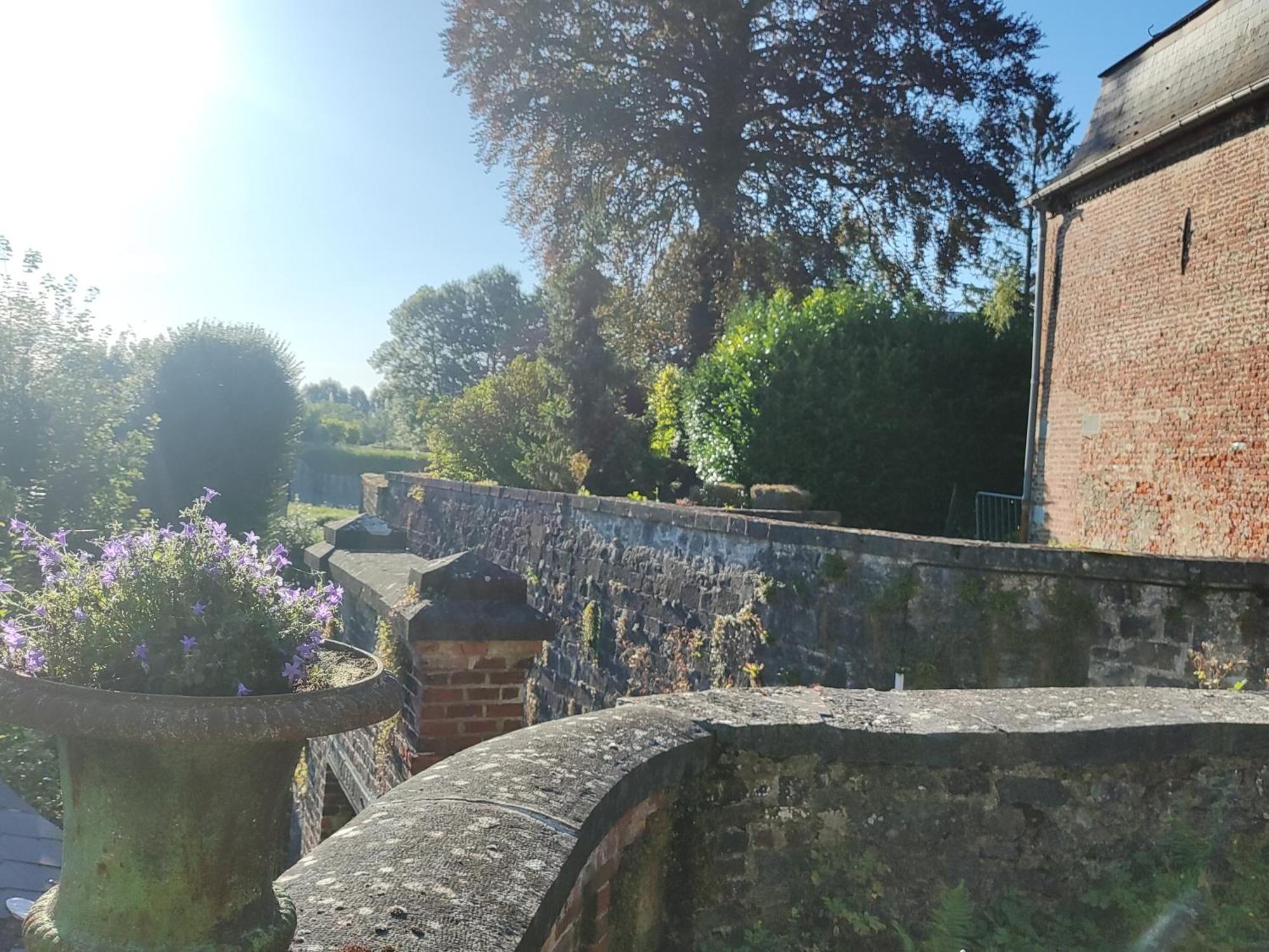 Le Relais Napoleon Bed & Breakfast Avesnes-sur-Helpe Exterior photo
