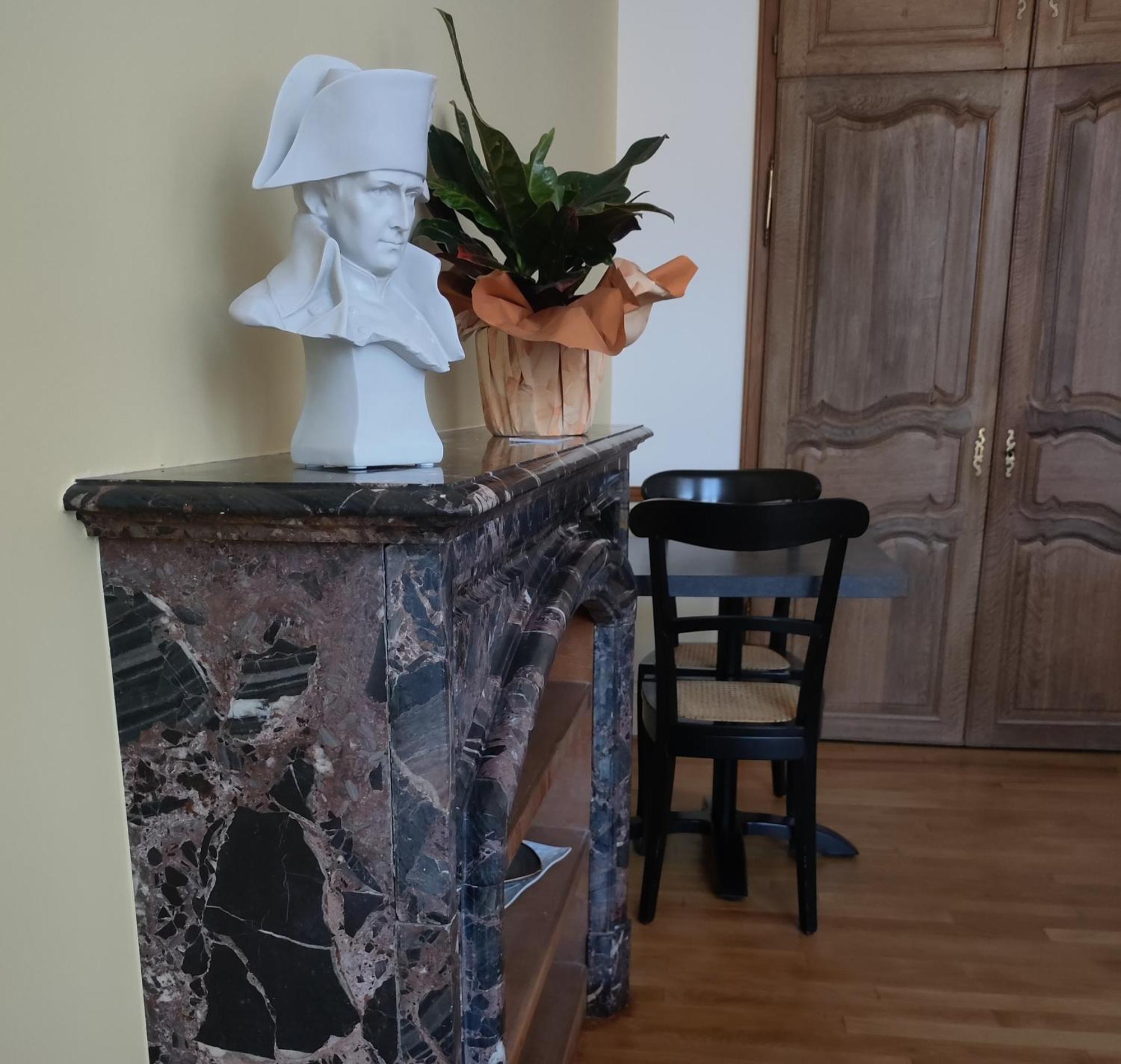 Le Relais Napoleon Bed & Breakfast Avesnes-sur-Helpe Exterior photo